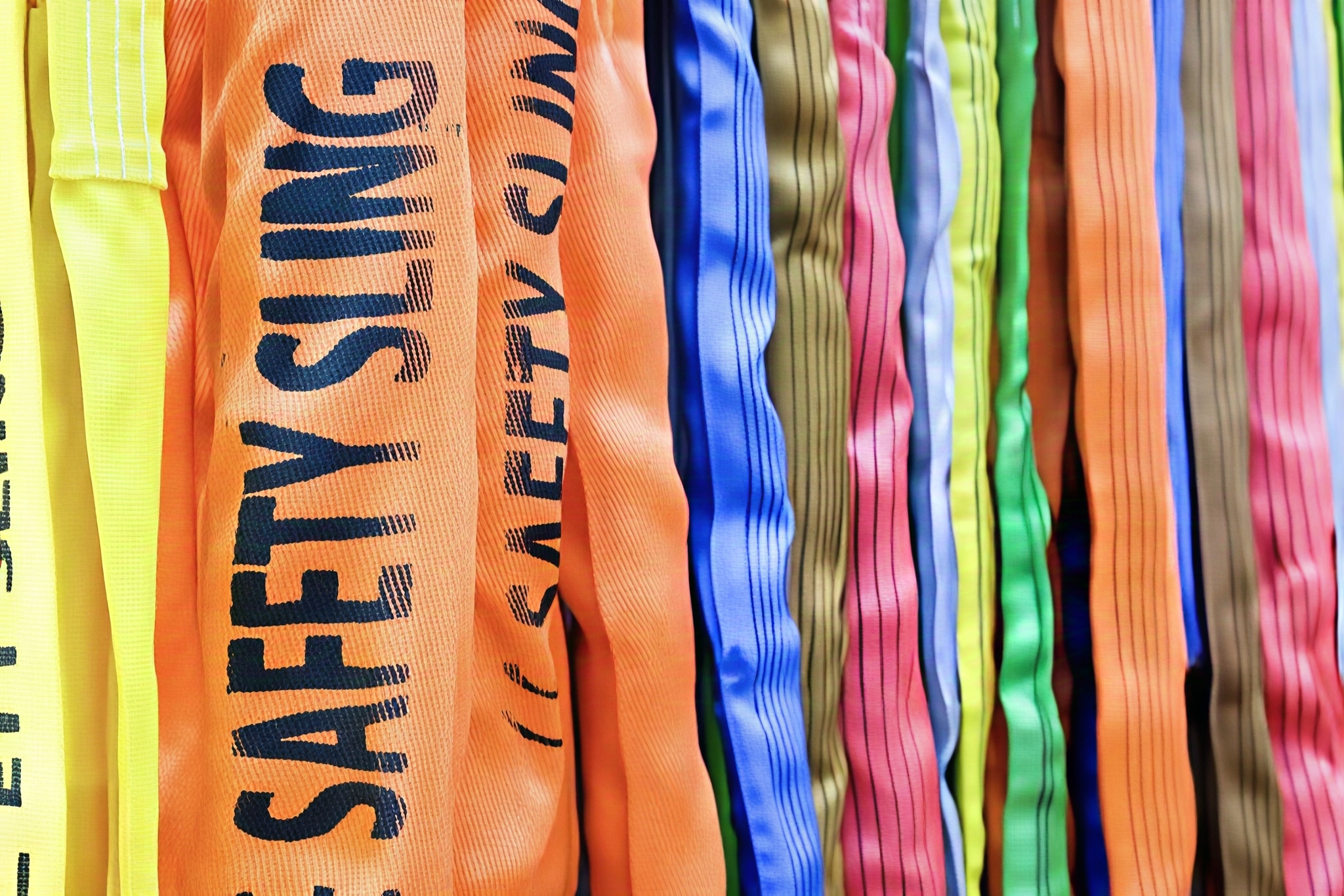 လှည့်ပတ် slings. flat webbing sling: ထိရောက်မှုနှင့်လုံခြုံမှုကိုရုပ်သိမ်းရန်သင်၏အဆုံးစွန်လမ်းညွှန်